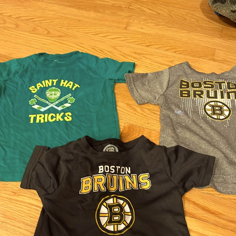 2T Bruins/Hockey Tshirts
